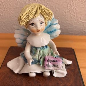 Zampiva Porcelain Spaghetti Hair Angel With Music Figurine